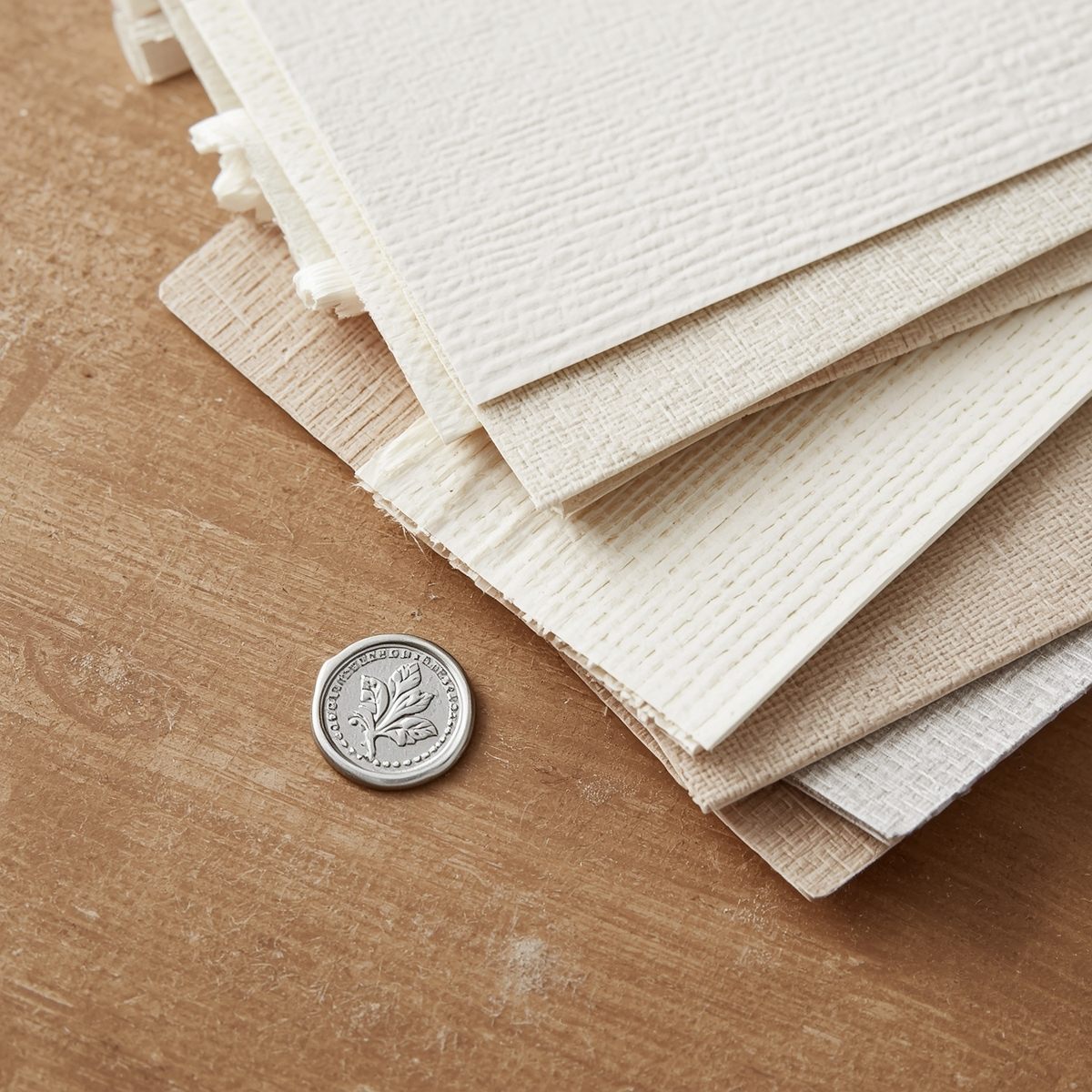 Contact showcase display